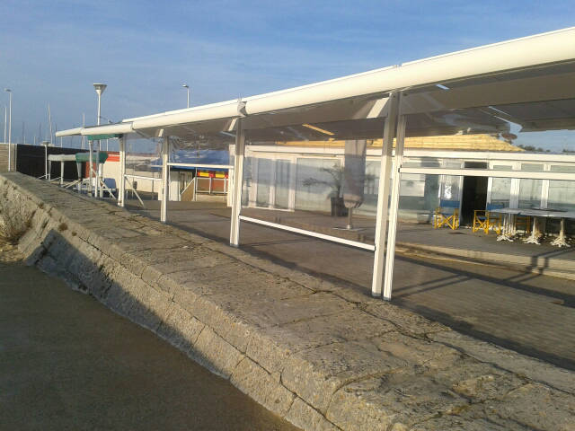LE RÉCIF La Rochelle - 2 Double pente fermés et stores Ziptrak pour une protection contre les intempéries